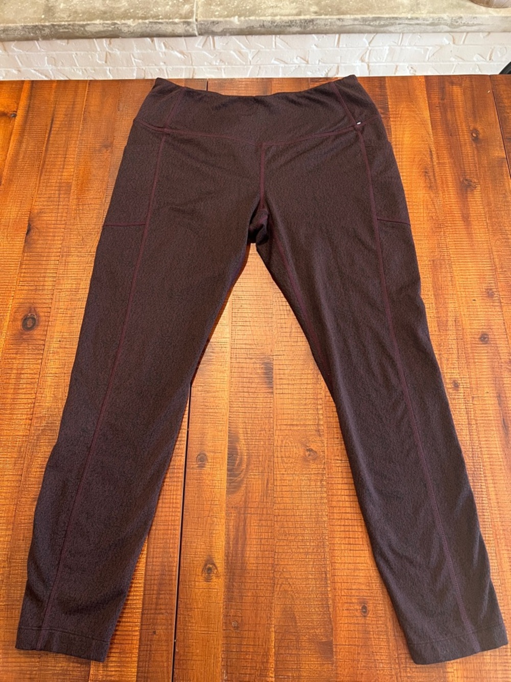 Mondetta Women's Performance Leggings in Dark Maroon